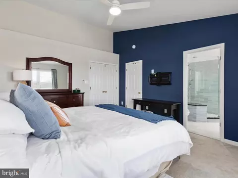 Bedroom - 20270 Glenrobin Ter, Ashburn, VA 20147 photo 2 of 5