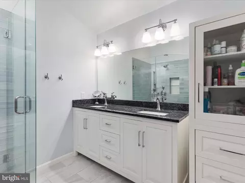 Bath - 20270 Glenrobin Ter, Ashburn, VA 20147 photo 2 of 5