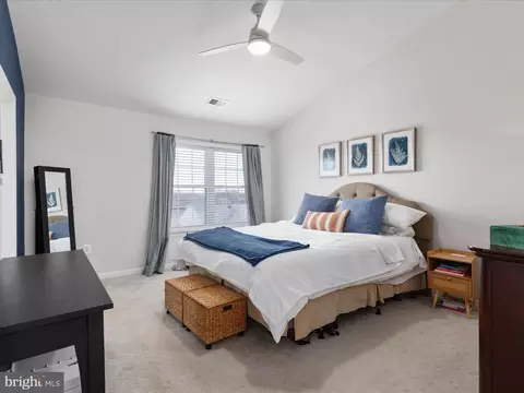Bedroom - 20270 Glenrobin Ter, Ashburn, VA 20147 photo 1 of 5