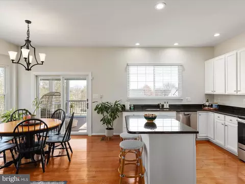 Kitchen - 20270 Glenrobin Ter, Ashburn, VA 20147 photo 1 of 4