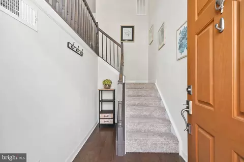 22281 Pinecroft Ter, Ashburn, VA 20148 photo 3
