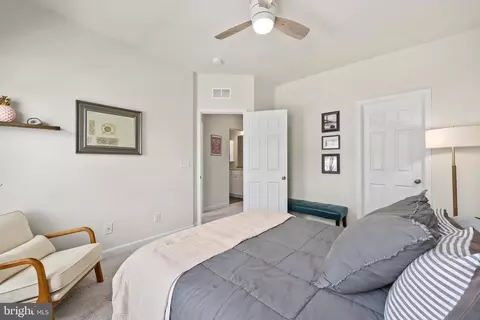 22281 Pinecroft Ter, Ashburn, VA 20148 photo 24