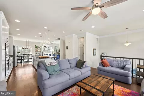 22281 Pinecroft Ter, Ashburn, VA 20148 photo 6