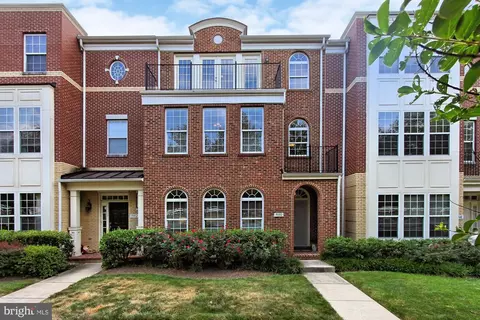 19350 Gardner View Sq, Leesburg, VA 20176