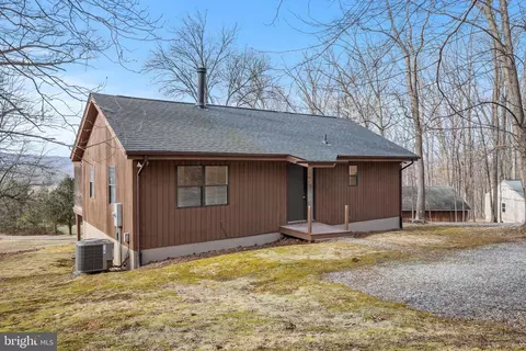 13426 Harpers Ferry Rd, Hillsboro, VA 20132
