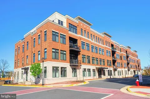2 Stationmaster St SE #402, Leesburg, VA 20175