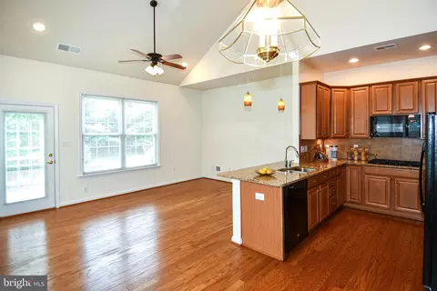 20559 Crescent Pointe Pl, Ashburn, VA 20147 photo 9