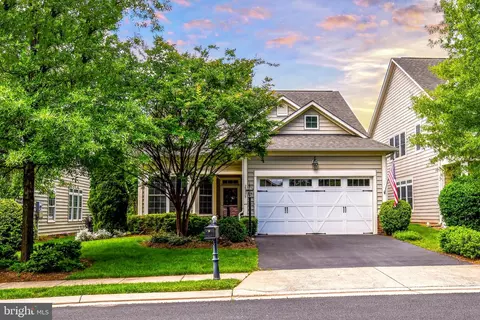 20559 Crescent Pointe Pl, Ashburn, VA 20147