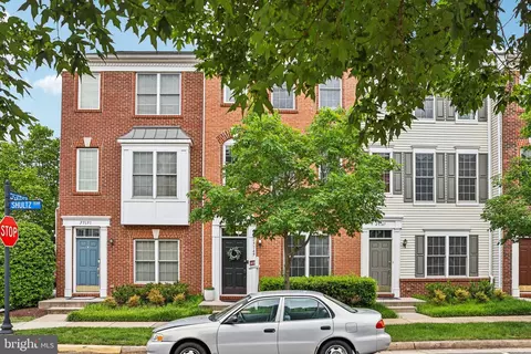 25149 Shultz Ter, Chantilly, VA 20152 photo 2