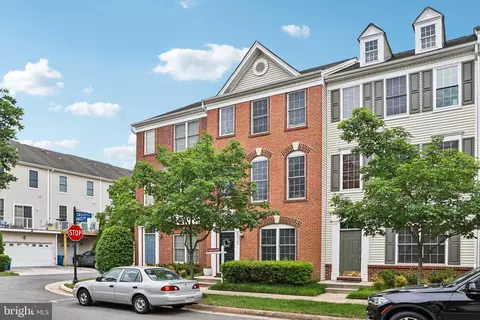 25149 Shultz Ter, Chantilly, VA 20152 photo 3