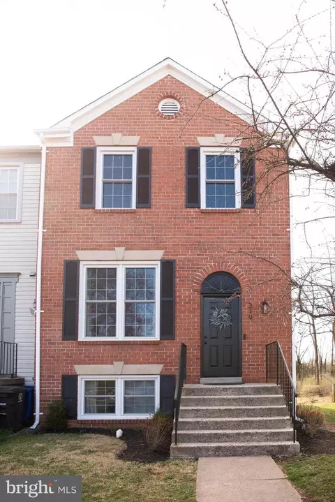 319 Davis Ave SW, Leesburg, VA 20175