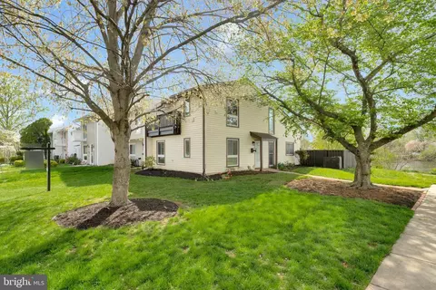 238 Greenfield Ct, Sterling, VA 20164