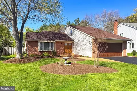 123 Kale Ave, Sterling, VA 20164