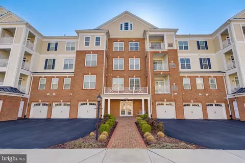 21004 Rocky Knoll Sq #207, Ashburn, VA 20147