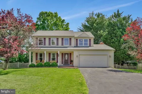 10866 Monticello Ct, Great Falls, VA 22066