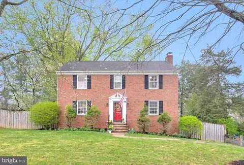 17727 Silcott Springs Rd, Purcellville, VA 20132