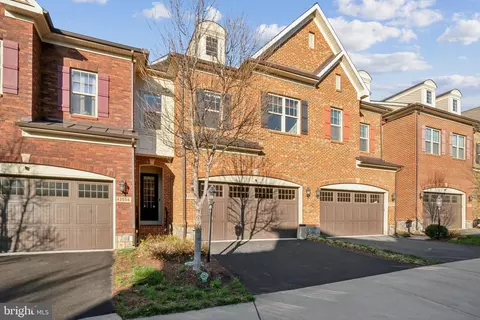 Exterior - 42556 Dreamweaver Dr, Brambleton, VA 20148 photo 6 of 6