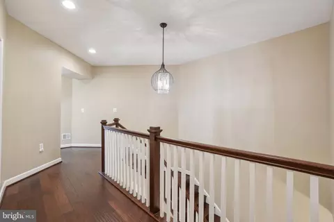 Entry Way - 42556 Dreamweaver Dr, Brambleton, VA 20148 photo 5 of 6