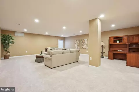 Living - 42556 Dreamweaver Dr, Brambleton, VA 20148 photo 5 of 6