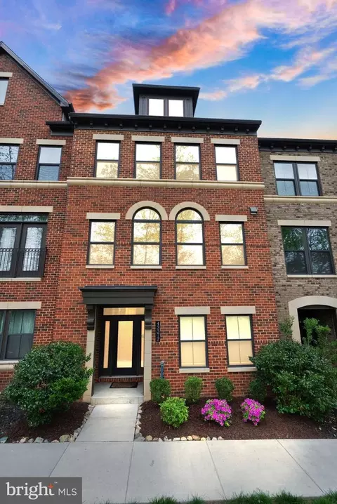 43372 Apple Orchard Sq, Ashburn, VA 20148