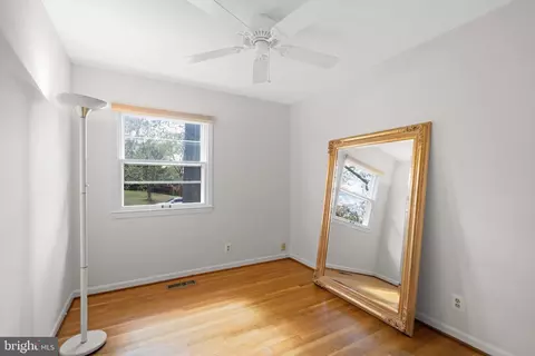 Bedroom - 506 W Maple Ave, Sterling, VA 20164 photo 4 of 5