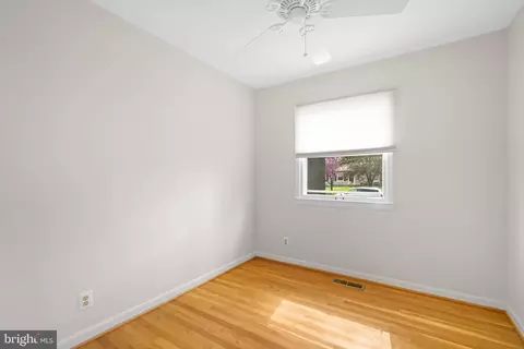 Bedroom - 506 W Maple Ave, Sterling, VA 20164 photo 3 of 5