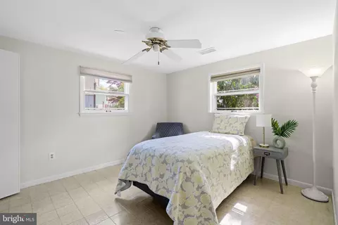 Bedroom - 506 W Maple Ave, Sterling, VA 20164 photo 5 of 5