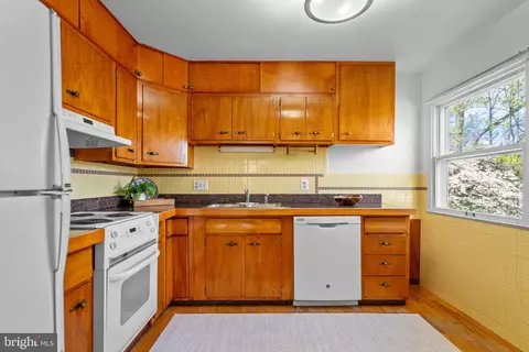 Kitchen - 506 W Maple Ave, Sterling, VA 20164 photo 2 of 2