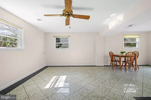 Living - 506 W Maple Ave, Sterling, VA 20164 photo 5 of 6