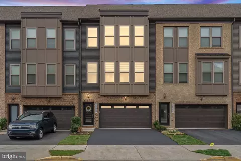 45397 Daveno Sq, Sterling, VA 20164