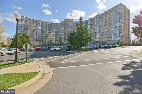 19375 Cypress Ridge Ter #804, Leesburg, VA 20176