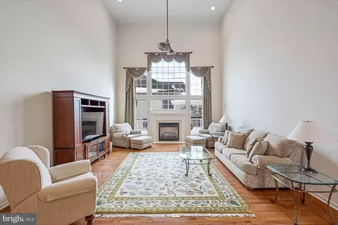 Living - 43853 Arborvitae Dr, Ashburn, VA 20147 photo 1 of 4