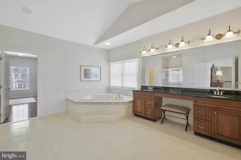 Bath - 43853 Arborvitae Dr, Ashburn, VA 20147 photo 1 of 3