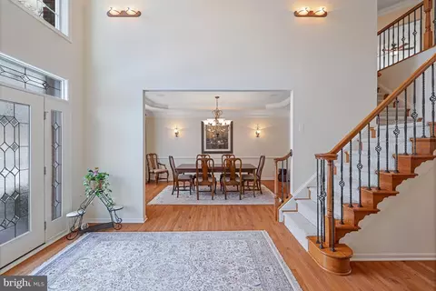 Entry Way - 43853 Arborvitae Dr, Ashburn, VA 20147 photo 4 of 6
