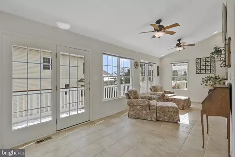Entry Way - 43853 Arborvitae Dr, Ashburn, VA 20147 photo 6 of 6