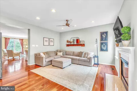 42907 Olander Sq, Chantilly, VA 20152 photo 15