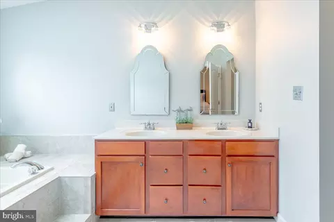 42907 Olander Sq, Chantilly, VA 20152 photo 24