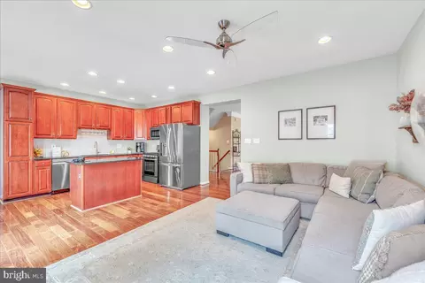 42907 Olander Sq, Chantilly, VA 20152 photo 14