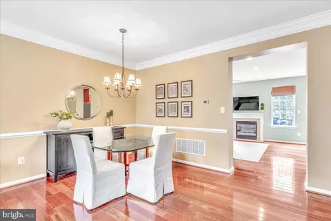 42907 Olander Sq, Chantilly, VA 20152 photo 5