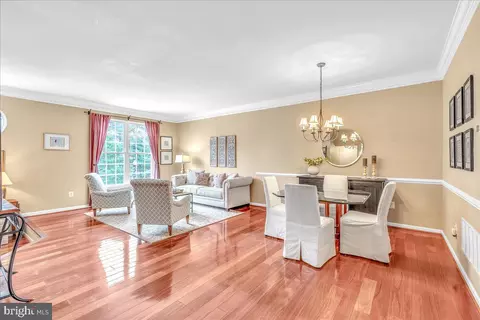 42907 Olander Sq, Chantilly, VA 20152 photo 6
