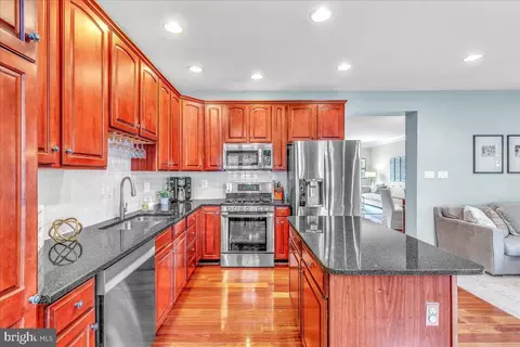 42907 Olander Sq, Chantilly, VA 20152 photo 10