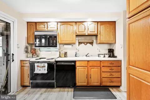 1306 E Beech Rd, Sterling, VA 20164 photo 10
