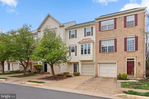 21937 Thompson Sq, Sterling, VA 20166