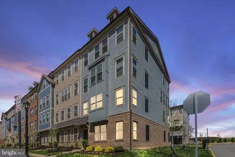 1138 Madeira Ter SE, Leesburg, VA 20175