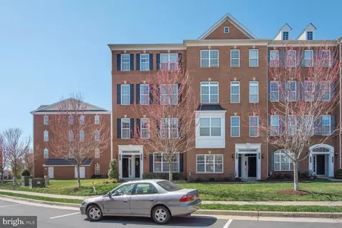 43037 Clarks Mill Ter, Ashburn, VA 20148