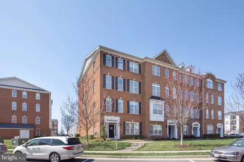 43037 Clarks Mill Ter, Ashburn, VA 20148 photo 3