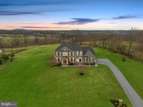 18518 Wild Raspberry Dr, Purcellville, VA 20132