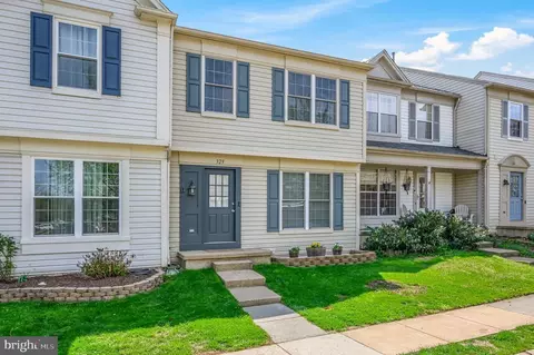329 Stable View Ter NE, Leesburg, VA 20176