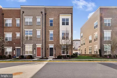 42649 Aden Ter, Ashburn, VA 20148