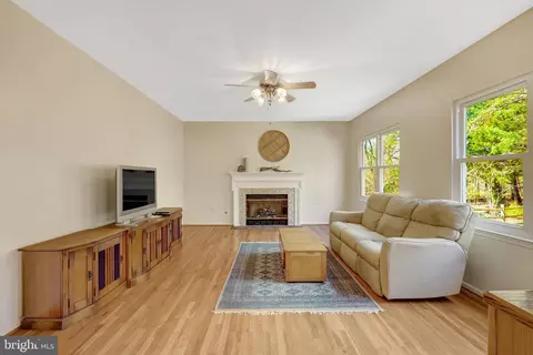 20925 Rubles Mill Ct, Ashburn, VA 20147 photo 19